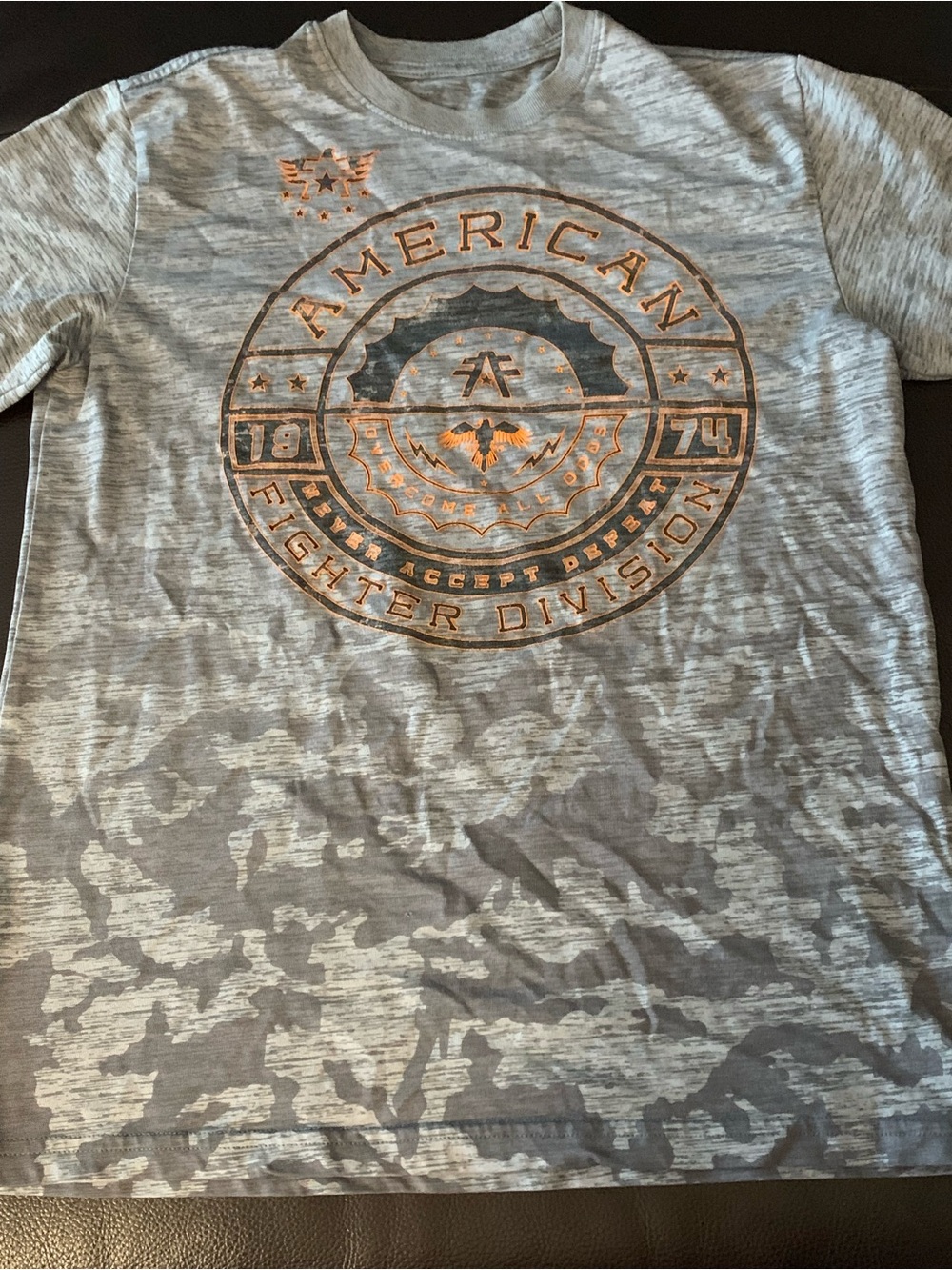 American Fighter T-Shirt Juniors Large Black Gray Orange Camo Training Y2K